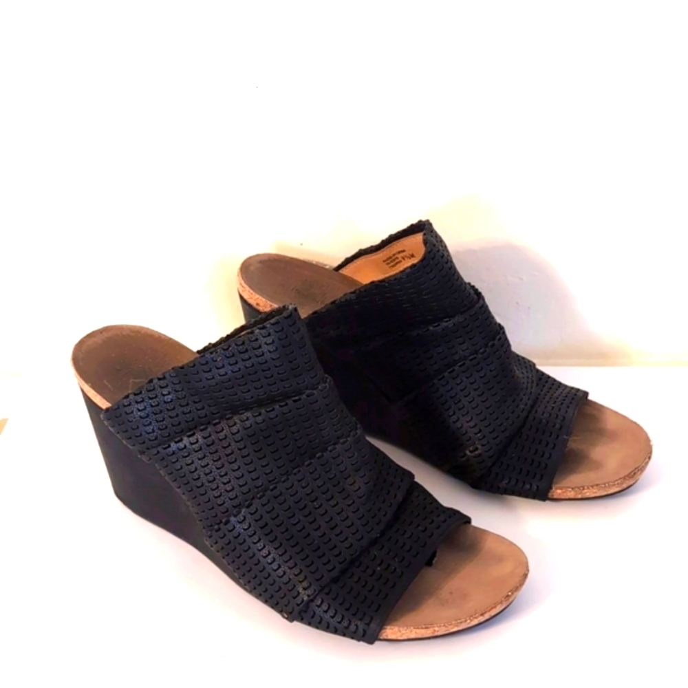 Adrienne Vittadini Sandal Black